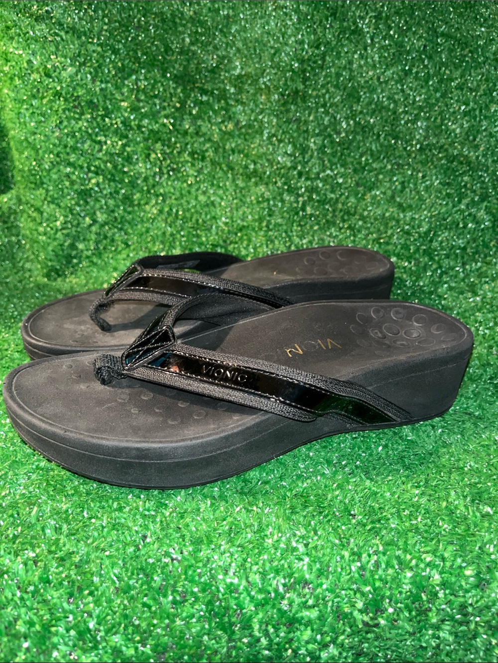 Vionic High Tide Solid Black Flip Flop Thong Sandals Wedge Platform